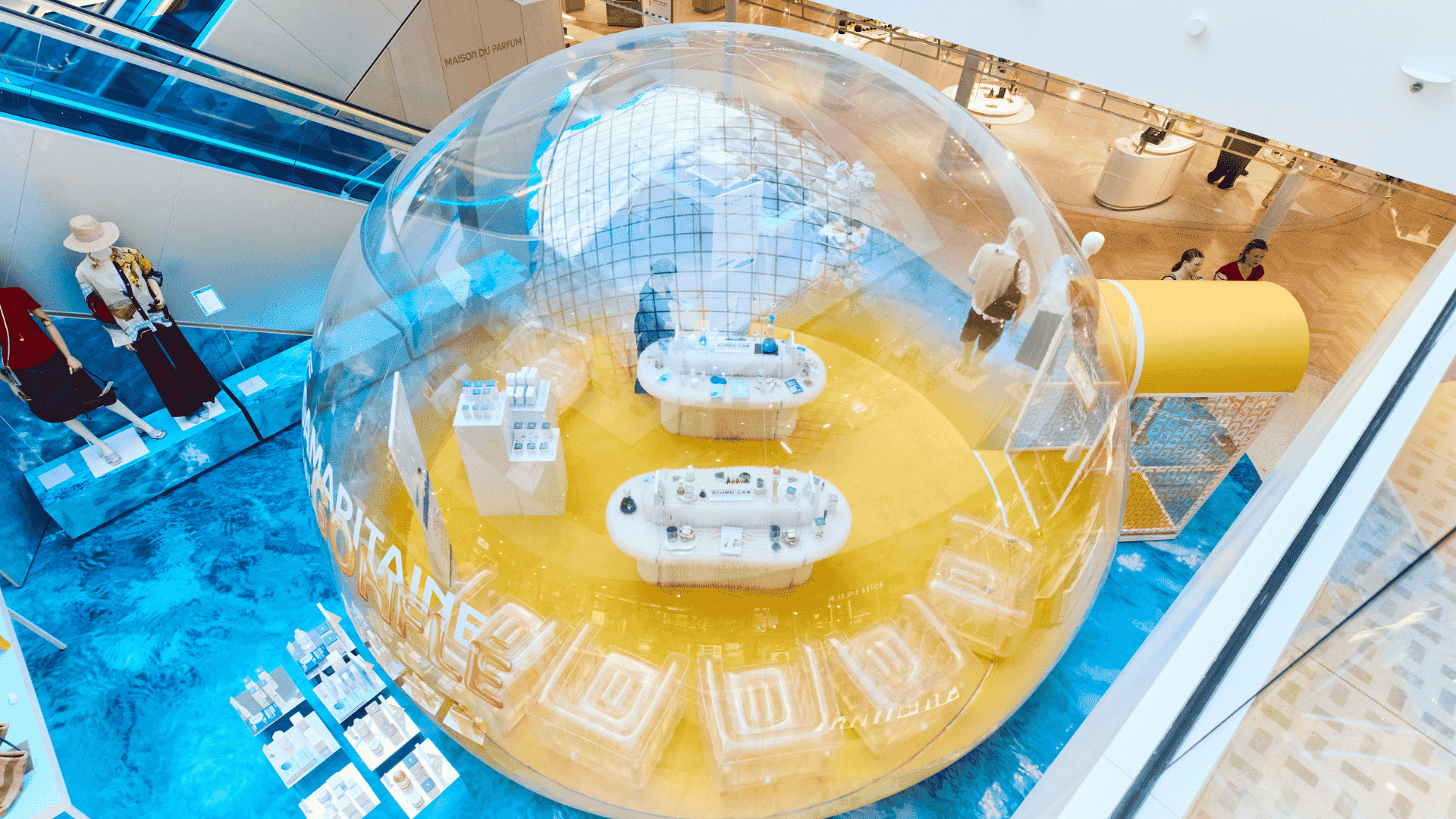 Activation en magasin Round Lab à la Samaritaine à Paris.